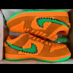 Grateful Dead bears dunk low